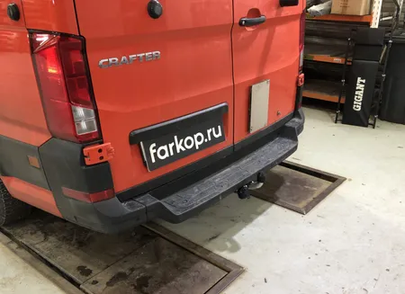 Фаркоп Galia для Volkswagen Crafter 2017-, (для а/м со ступенькой, одинарные колеса сзади)  V085A в Петрозаводск