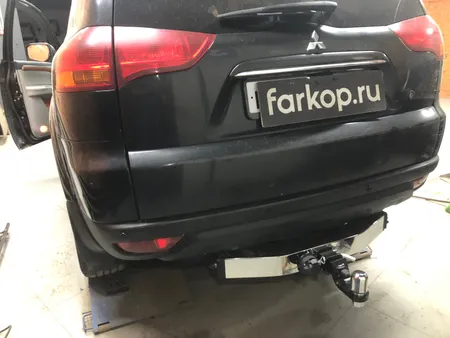Фаркоп TowRus для Mitsubishi Pajero Sport 2008-2017 (с нерж. накладкой) 159366 в Петрозаводск