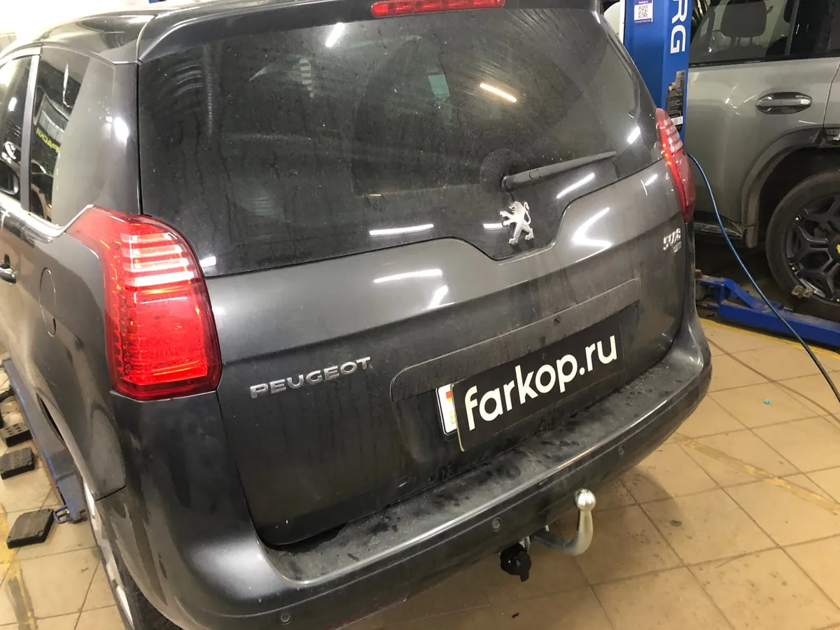 Фаркоп Galia для Peugeot 5008 2010-2016 C051A в Петрозаводск